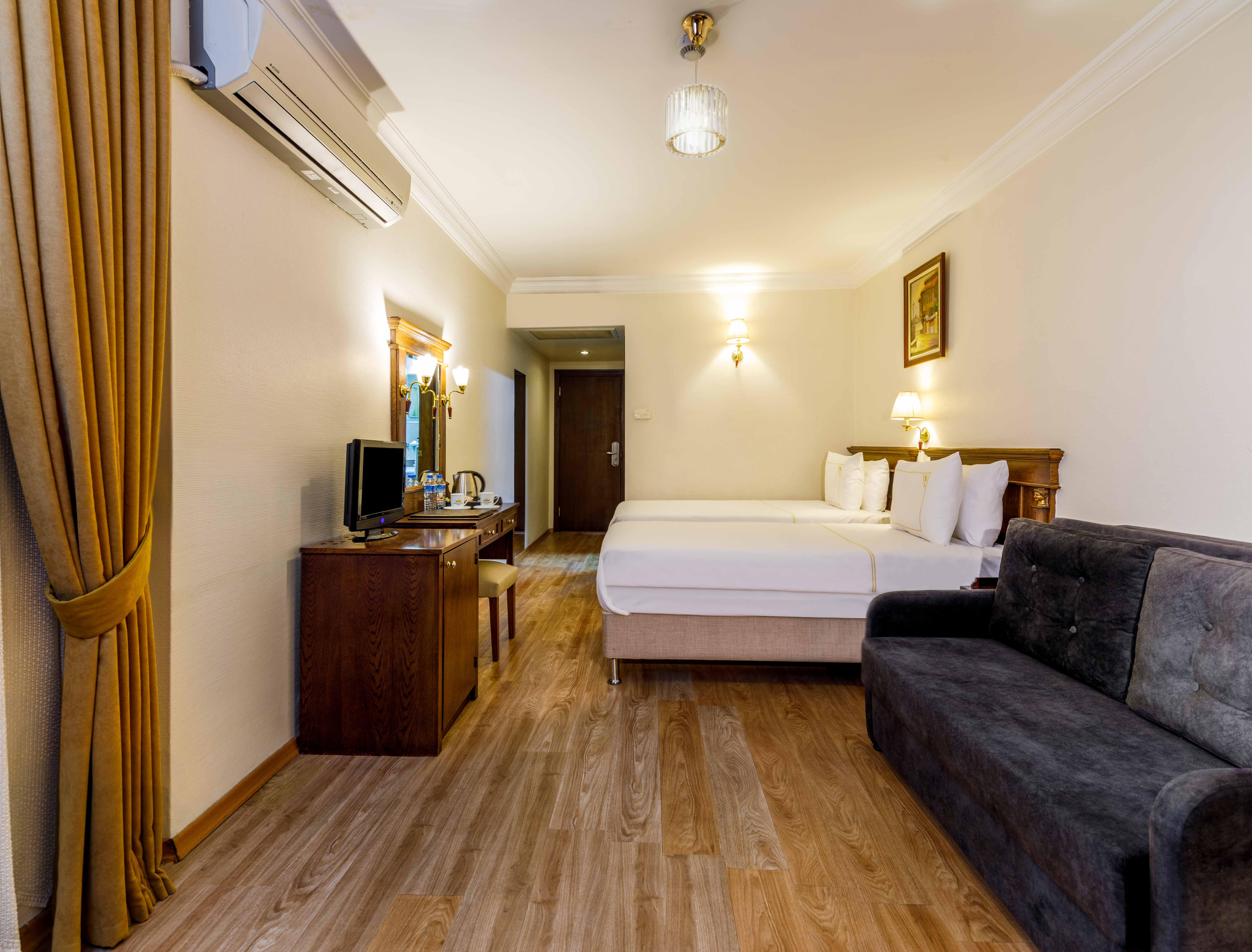 Otel Golden Crown