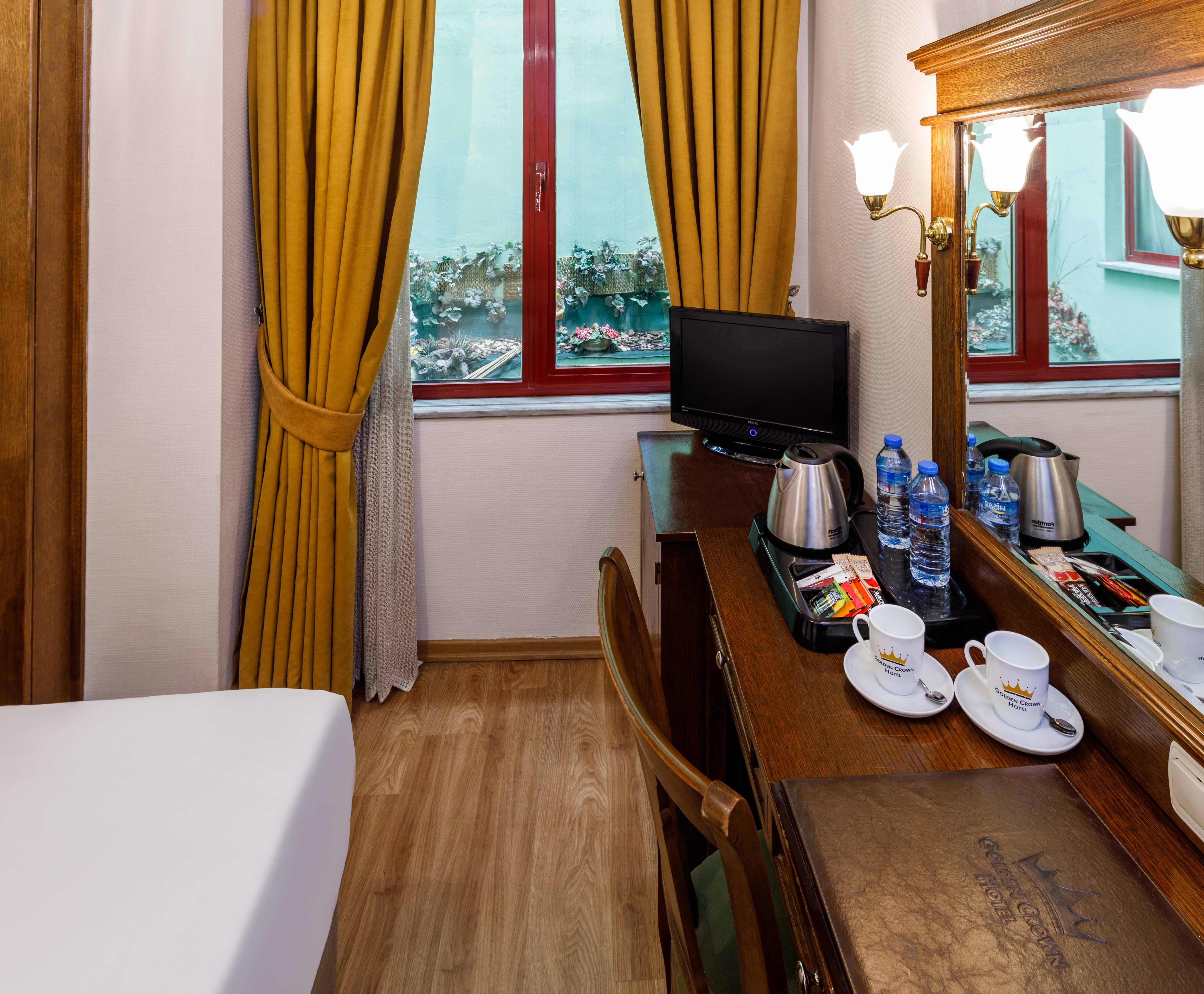 Otel Golden Crown 3*